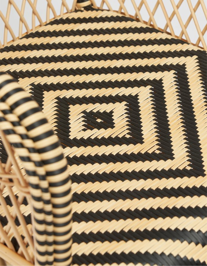 Brandobicolor_dining_carbon_nude_detail_03_G2726
