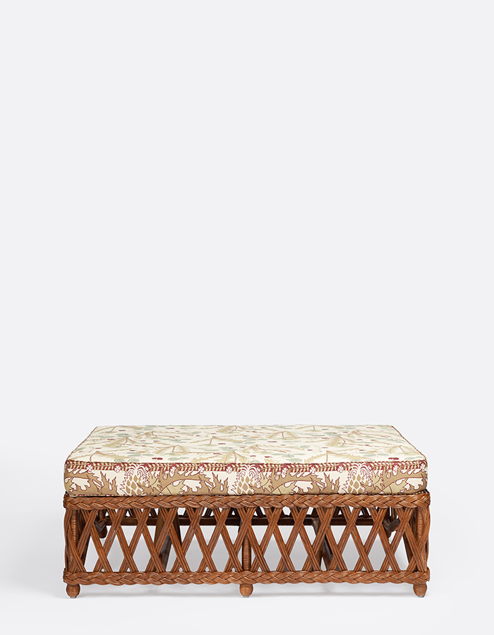 Embassy_pouf_tabacco_front_700900(2)