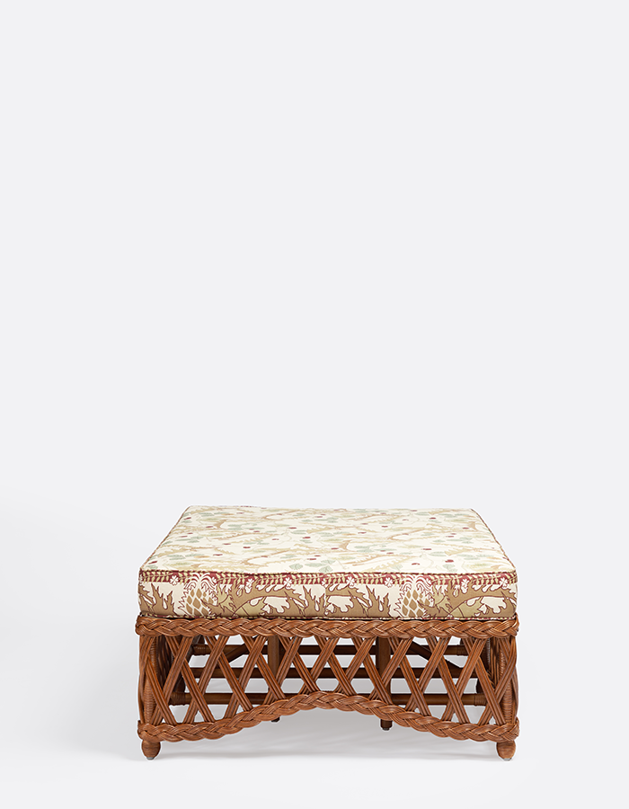 Embassy_pouf_tabacco_side_01_700900(2)